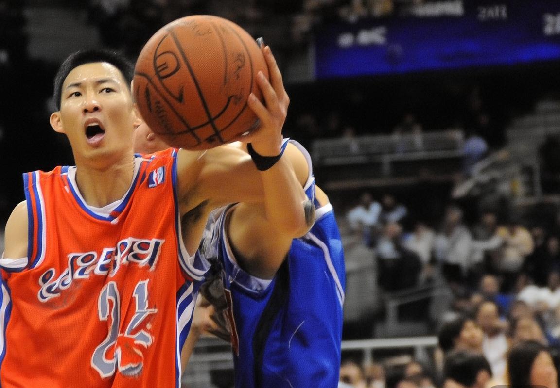 姚麦VS库里：07-08赛季火箭勇士经典对决回顾(图1)